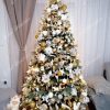 Ozdobený vianočný stromček 3D Jedľa Zasnežená 210cm