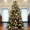 Ozdobený vánoční stromek 3D do zlata.
