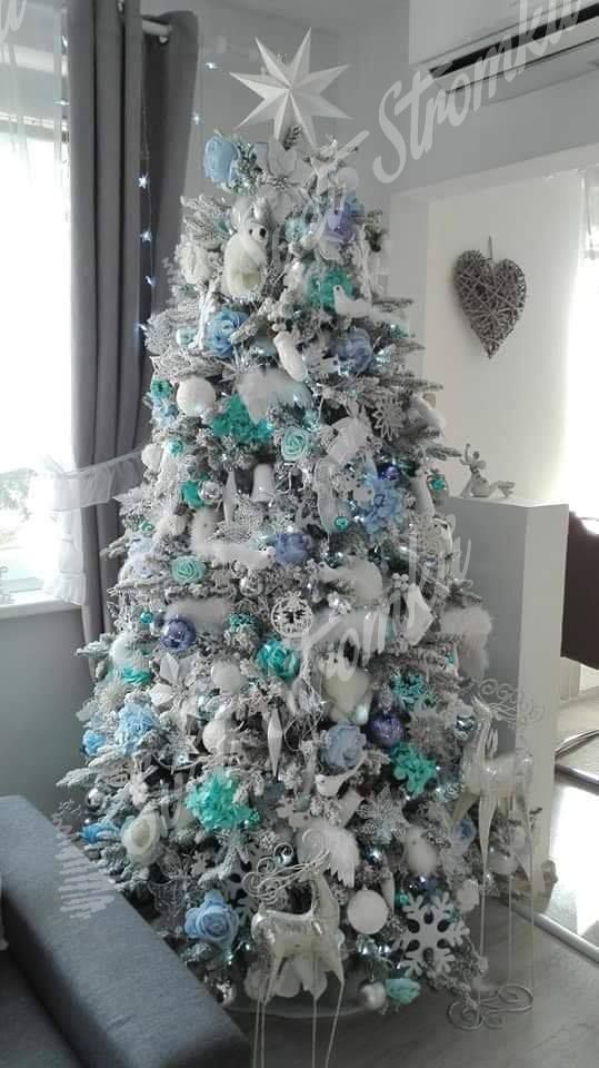 Ozdobený bílý vánoční stromeček 3D Smrk Královský 210cm
