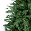 Detail větviček 3D vánočního stromku. Větvičky jsou pěkně strukturované díky čemuž působí opravdu živo.