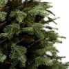 Detailní fotka 3D jehličí vánočního stromku 3D Smrk Smaragdový. Větvičky mají detailně propracované detaily a tak jsou k nerozeznání od živých.