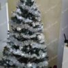 Umělý vánoční stromek Smrk Stříbrný 180cm je ozdoben stříbrnými ozdobam