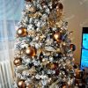 Umělý vánoční stromek Borovice Bílá Úzka 225cm