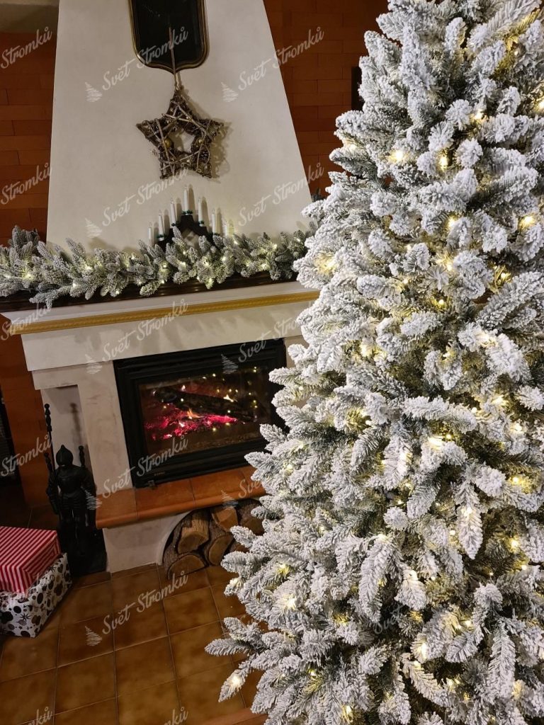 Vánoční stromek Smrk Seveřsky LED