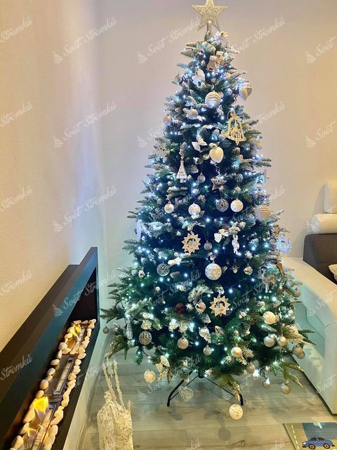 Umělý vánoční stromek 3D Jedle Zasněžená 210cm