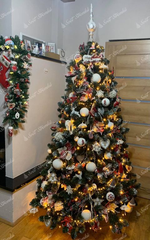 Umělý vánoční stromek Borovice Zasněžená 220cm