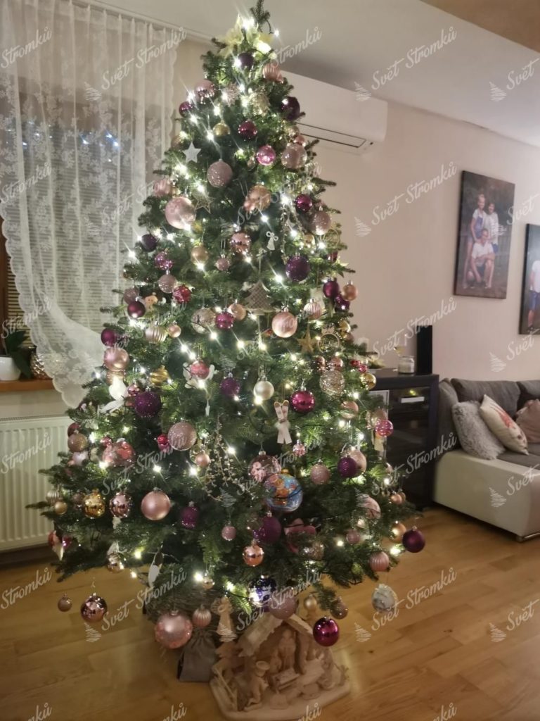 Umělý vánoční stromek 3D Jedle Smaragdová 240cm