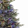 Detail vianočného stromčeka FULL 3D Smrek Pichľavý LED, má zelené ihličie