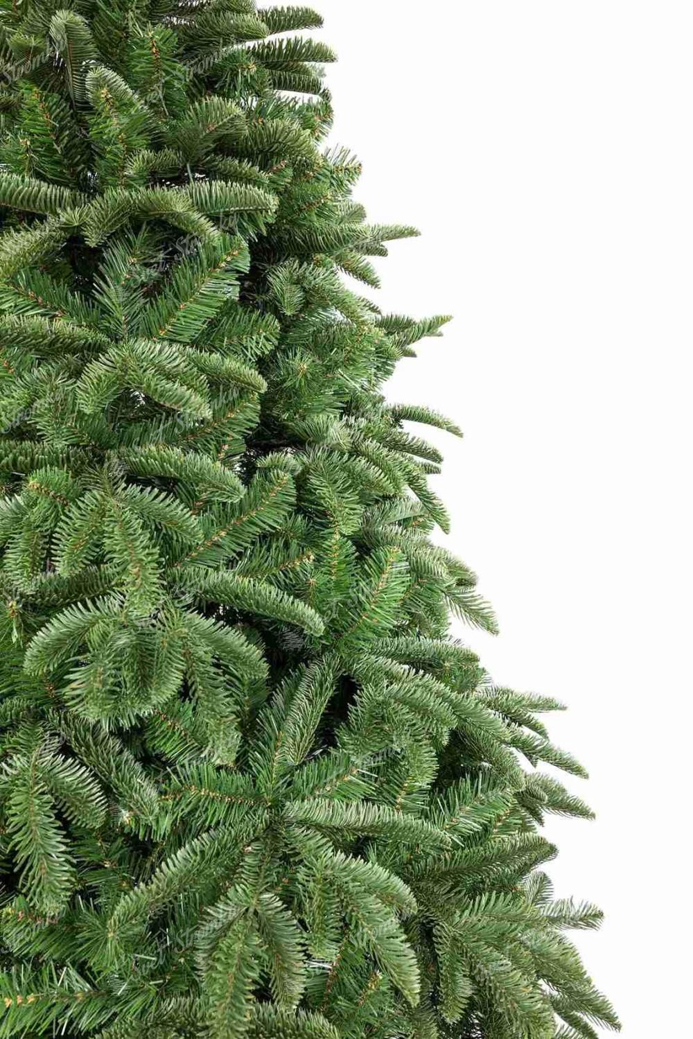 Detail umělého vánočního stromku 3D Jedle Kolorádská na kmínku jehličí má oblý tvar a světle zelenou barvu