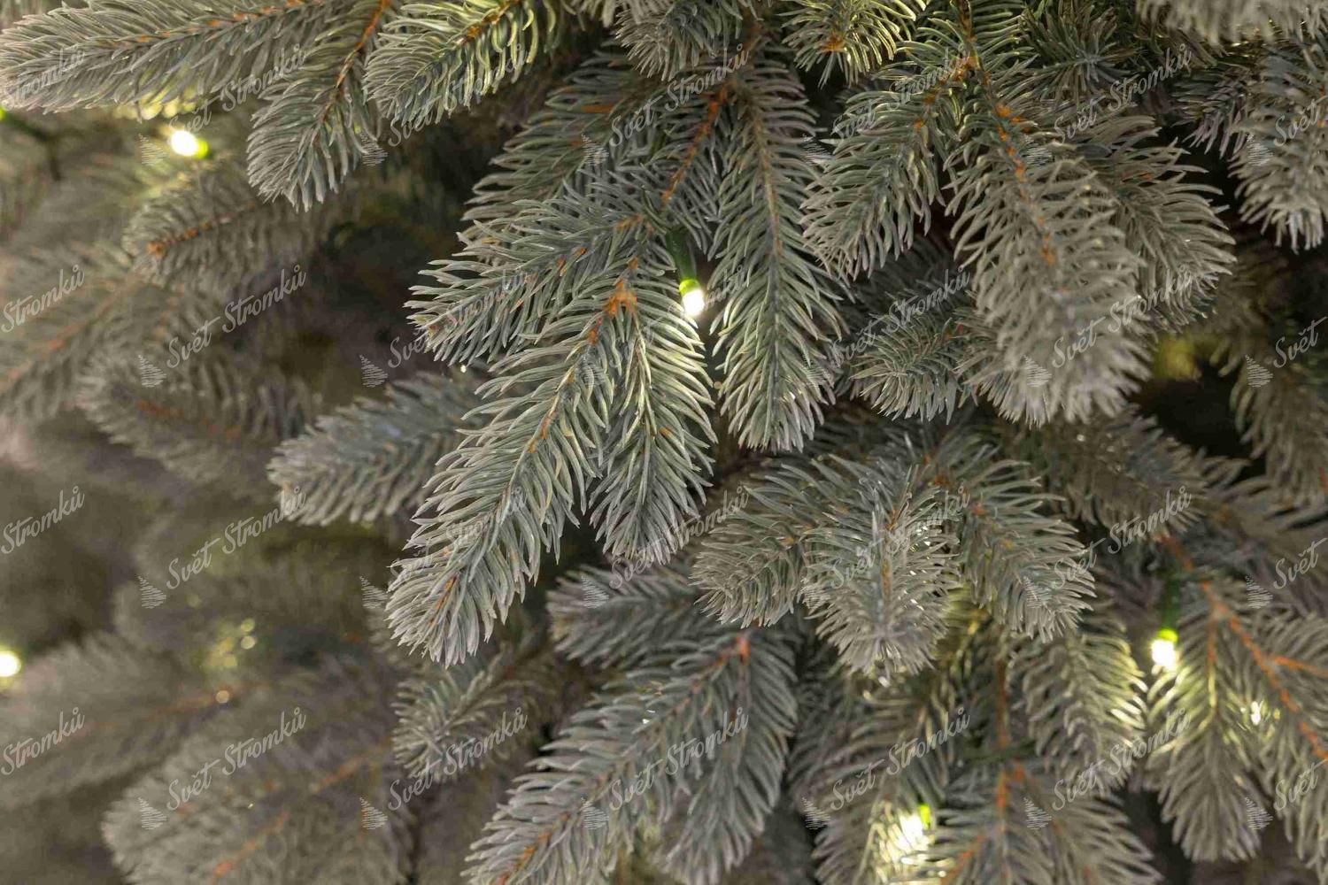 Detail větviček umělého vánočního stromku FULL 3D Smrk Argentinský LED Větvičky jsou vytvořeny z 3D jehličí