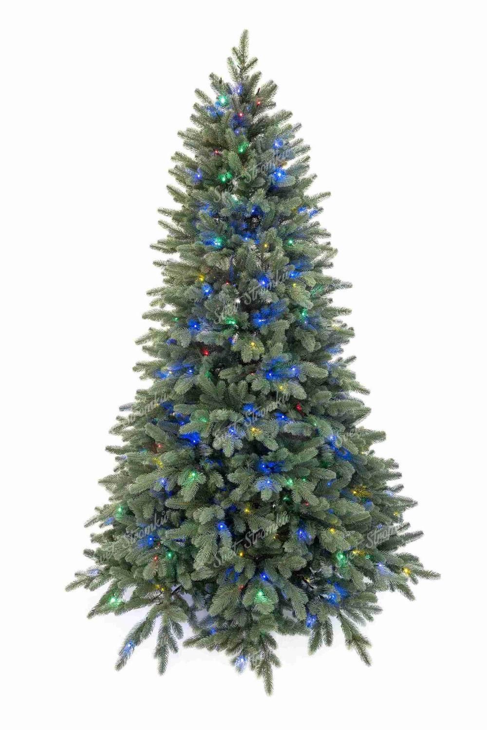 Umělý vánoční stromek FULL 3D Smrk Argentinský LED Stromeček má hustý vzhled. Je tvořen 3D větvičkami, které působí jako živé a mají jedinečnou zelenou barvu se stříbřitým nádechem