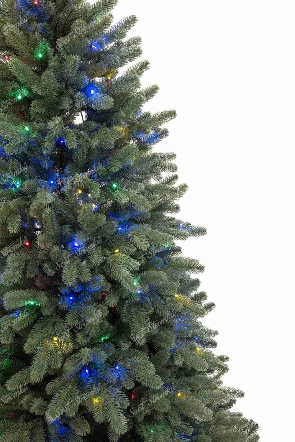 Detail umělého vánočního stromku FULL 3D Smrk Argentinský LED Který působí jako živý díky 3D větvičkám ve stříbrnozelené barvě